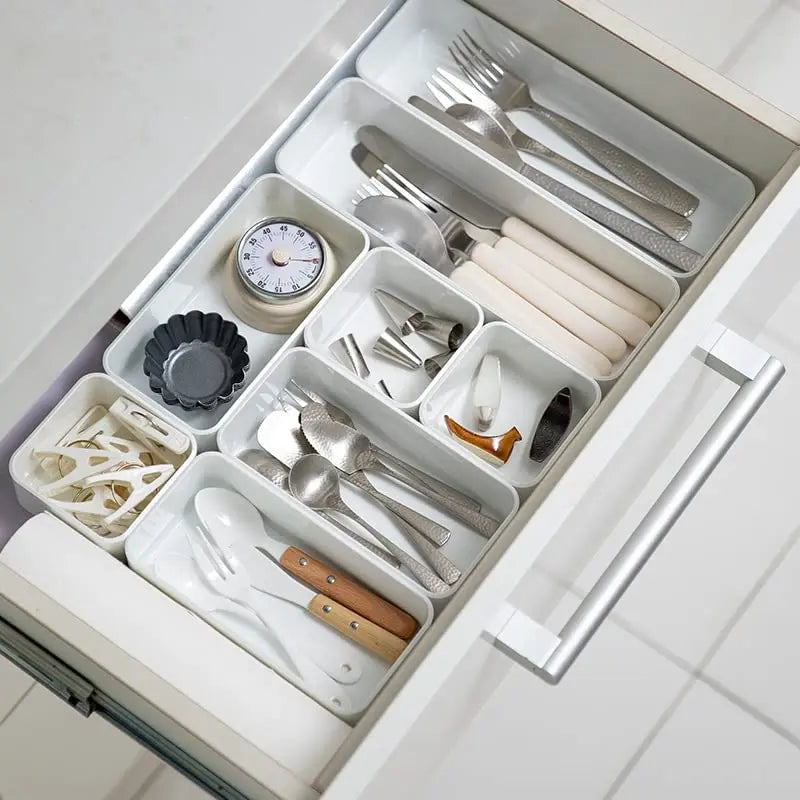 7 Pack Modular Drawer Organizer Trays, Multi-Size Free Combination White Plastic Drawer Divider Inserts, Custom Layout Storage Bins for Kitchen Utensils, Makeup Vanity, Desk Stationery, Bathroom Jewelry